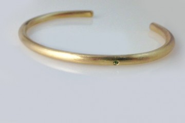 custom gold peridot armband