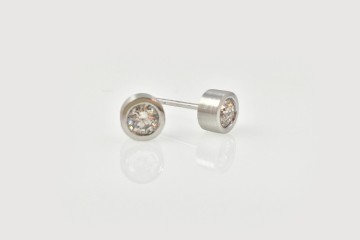 Round Diamond Gold bezel stud earrings