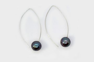 Black Pearl Hoop Earrings